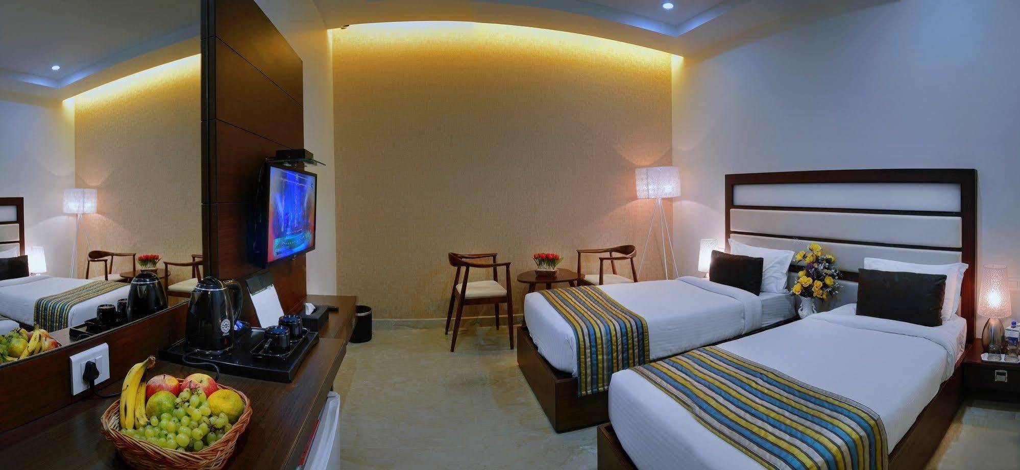 Hotel Alleviate Agra  Ngoại thất bức ảnh