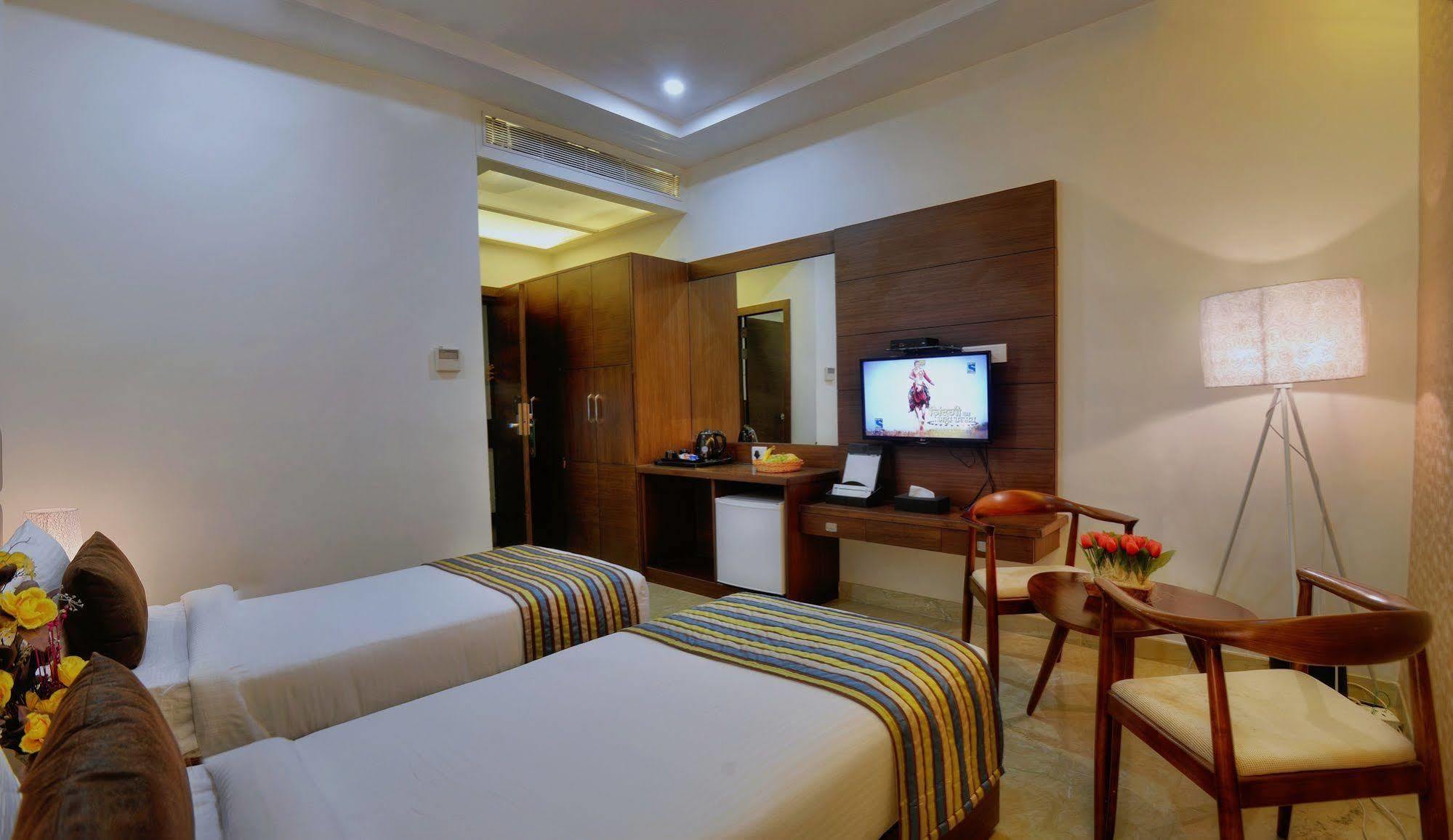 Hotel Alleviate Agra  Ngoại thất bức ảnh