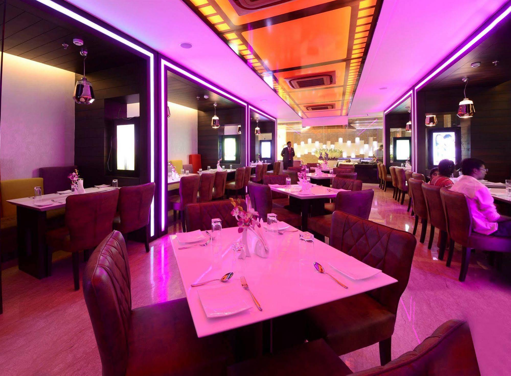 Hotel Alleviate Agra  Ngoại thất bức ảnh